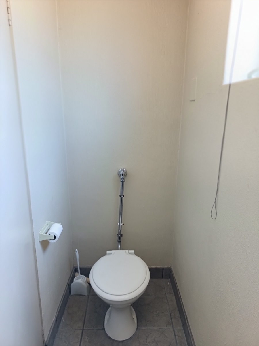 To Let commercial Property for Rent in Bo Oakdale Western Cape